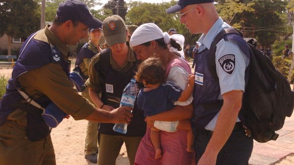 IDF gush gatif evacuating morag